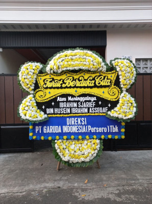 Papan Bunga Duka di Supiori Utara